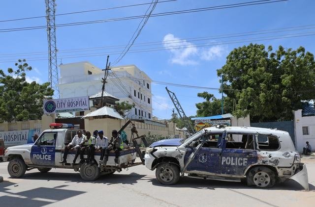 Bomb kills 12 security agents in Somalia